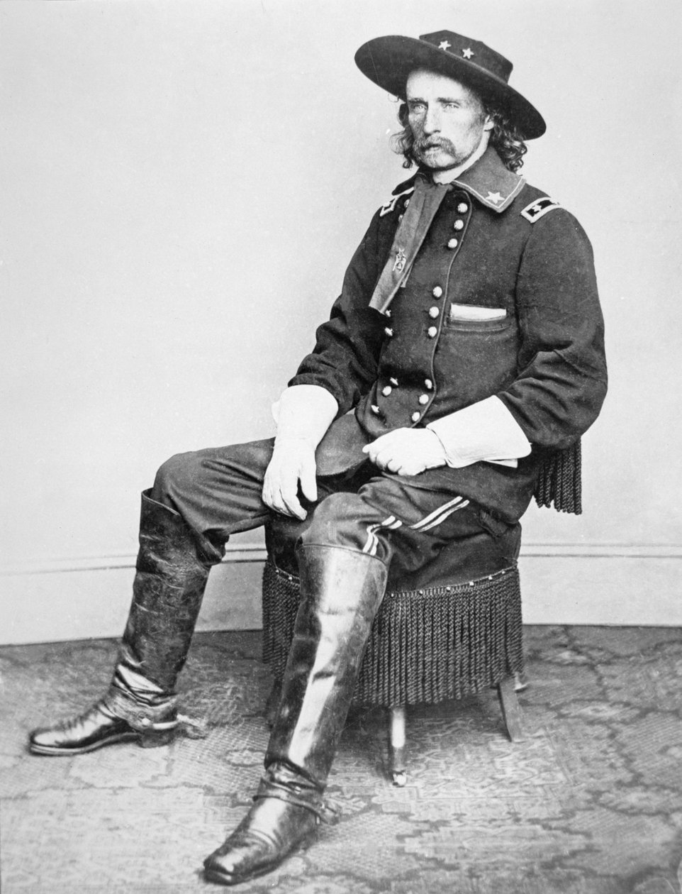 Retrato do General Armstrong Custer (1839-1876) (pb foto) de Mathew Brady