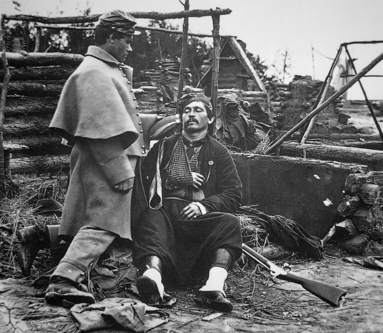 Soldado ferido de um regimento federal Zouave, c.1865 (foto a p/b) de Mathew Brady