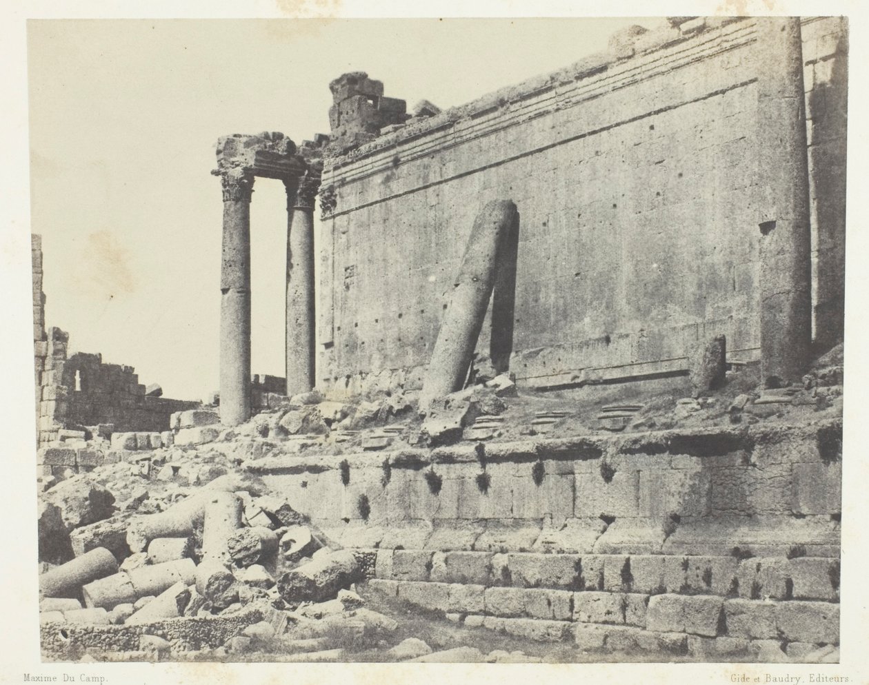 Baalbeck (Heliópolis), Templo de Júpiter, fachada oriental; Síria de Maxime Du Camp