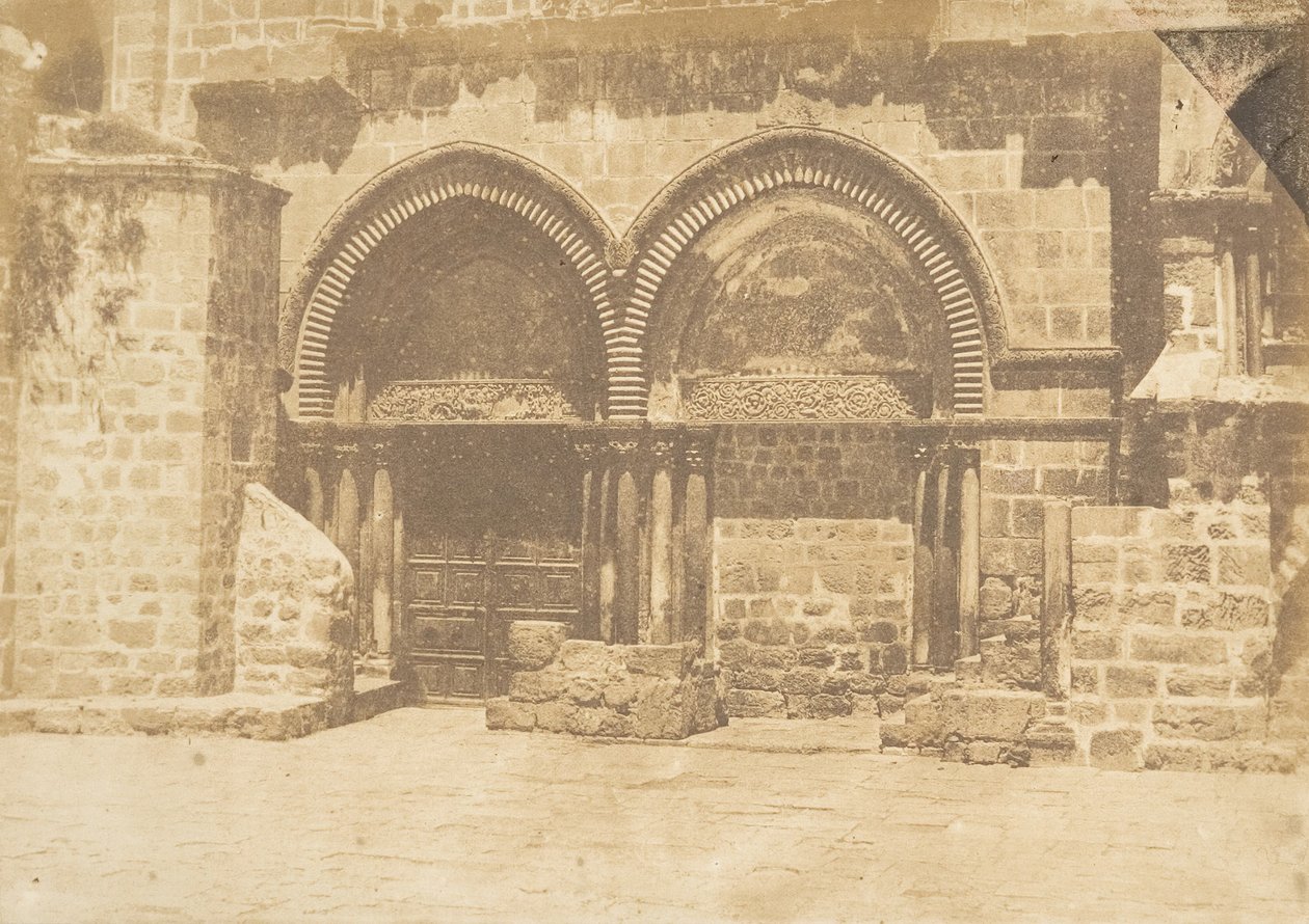Fachada da Igreja do Santo Sepulcro, Jerusalém No. 1, 19 de agosto de 1850. de Maxime Du Camp