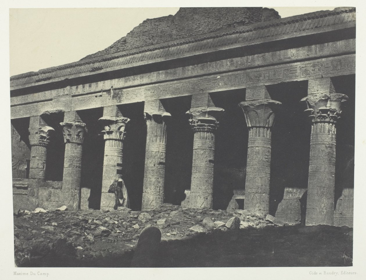 Grande Templo de Ísis em Filo, Galerie Orientale; Núbia, chapa 73 do álbum "Egypte, Nubie, Palestine et Syrie" (1852) de Maxime Du Camp