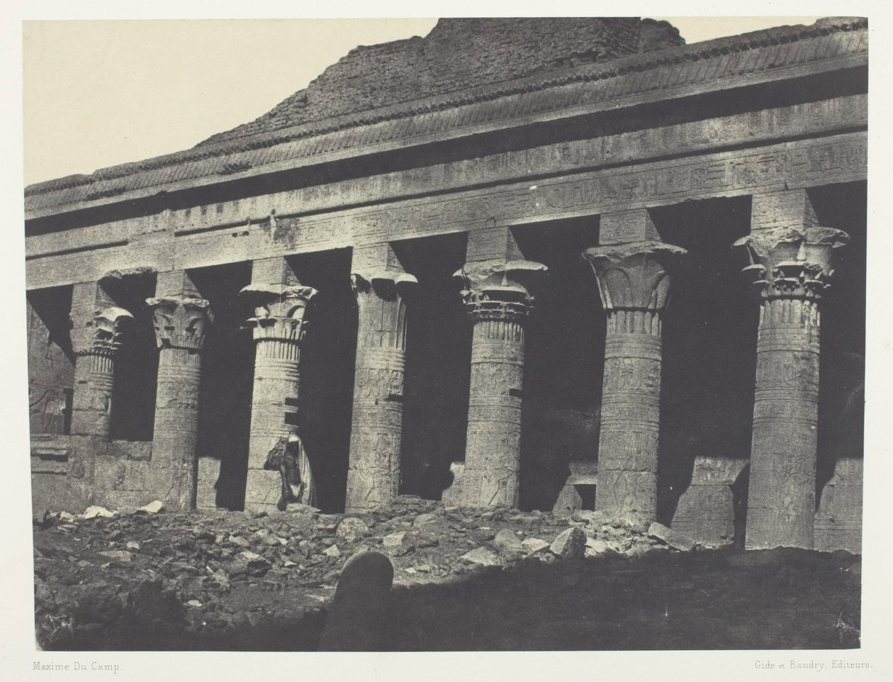 Grande Templo de Ísis em Filo, Galerie Orientale; Núbia, chapa 73 do álbum "Egypte, Nubie, Palestine et Syrie" (1852) de Maxime Du Camp