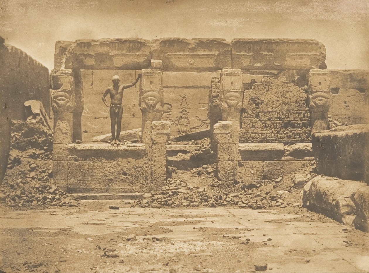 Hipetro de Athor, no Terraço do Grande Templo de Dendera Tentyris, 1849-50. de Maxime Du Camp