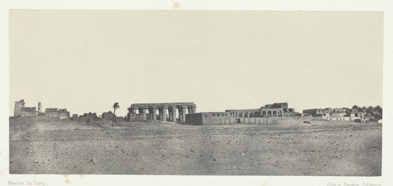 Luxor, Vista Geral das Ruínas, Tebas, 184951, impresso em 1852. de Maxime Du Camp