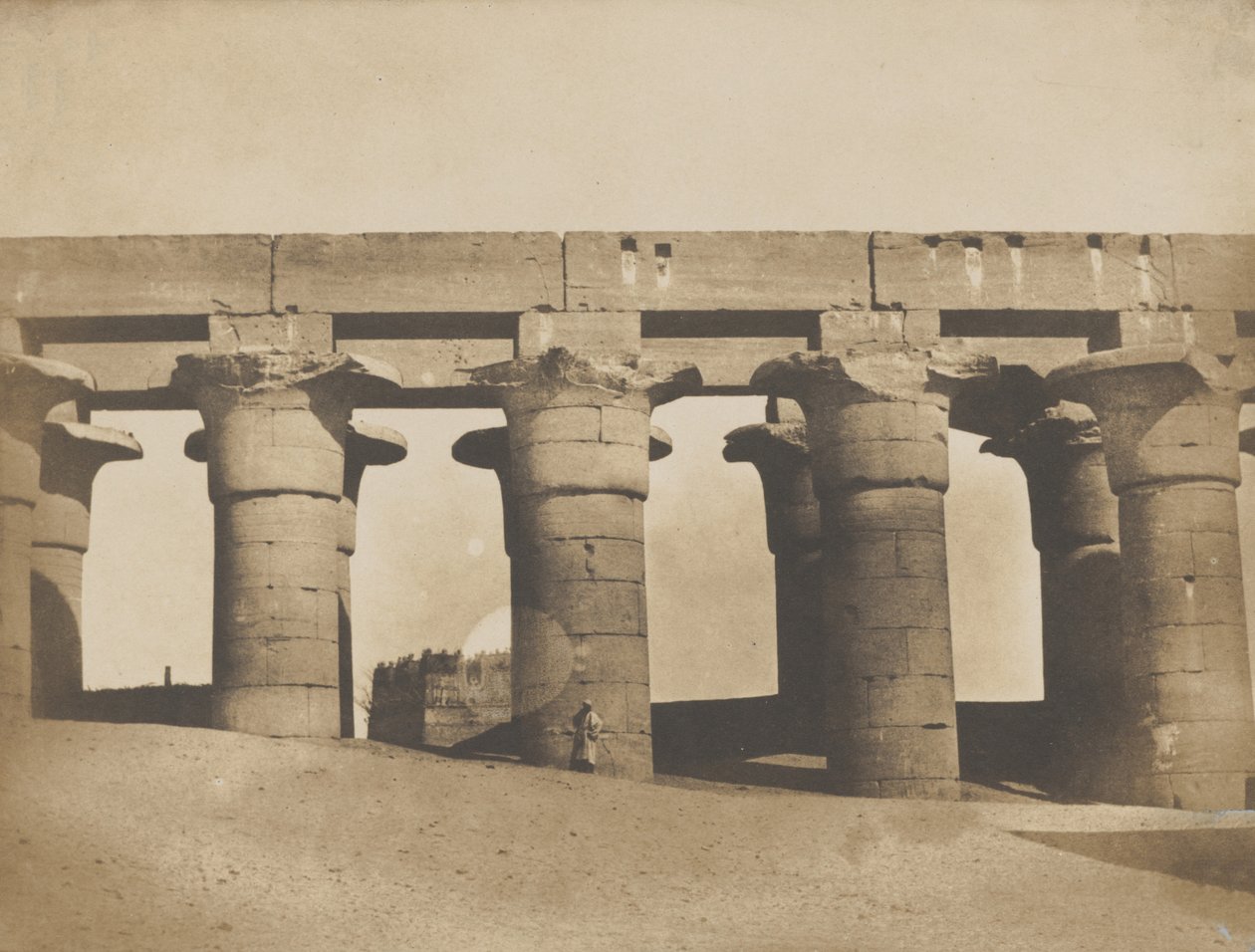 Luxor, grande colunata do palácio, 1849-51. de Maxime Du Camp