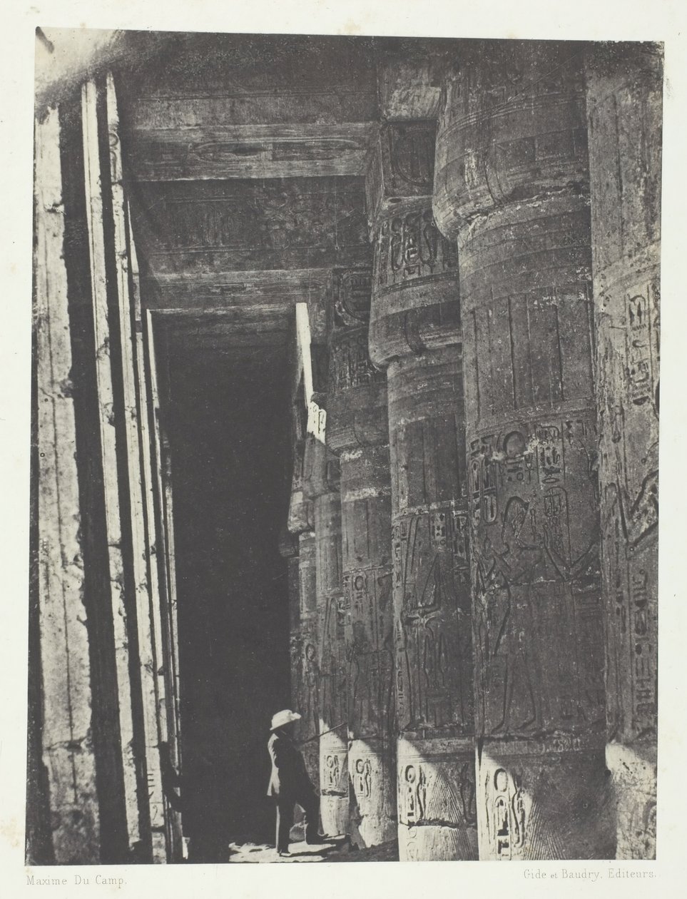 Medinet-Habu, Galeria do Palácio de Ramses-Meiamun, Tebas, 184951, impresso em 1852. de Maxime Du Camp