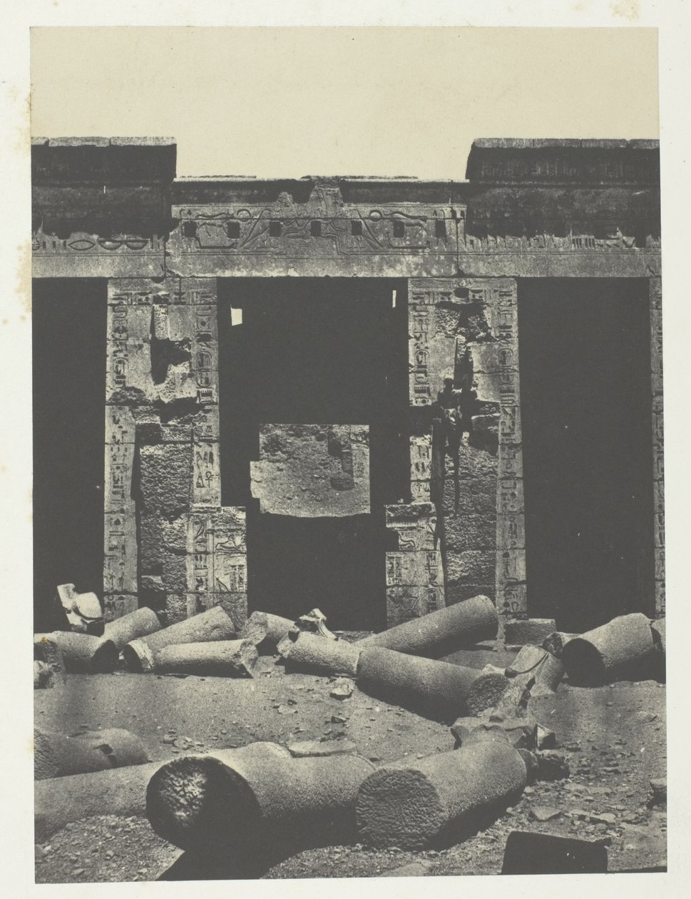 Medinet-Habou, Parte Oriental do Peristilo do Palácio de Ramsés-Méiamoun; Tebas de Maxime Du Camp