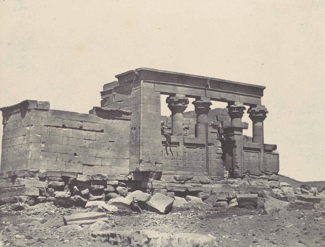 Núbia. Templo de Deböd. Parembol da rota de Antonin, 1850. de Maxime Du Camp