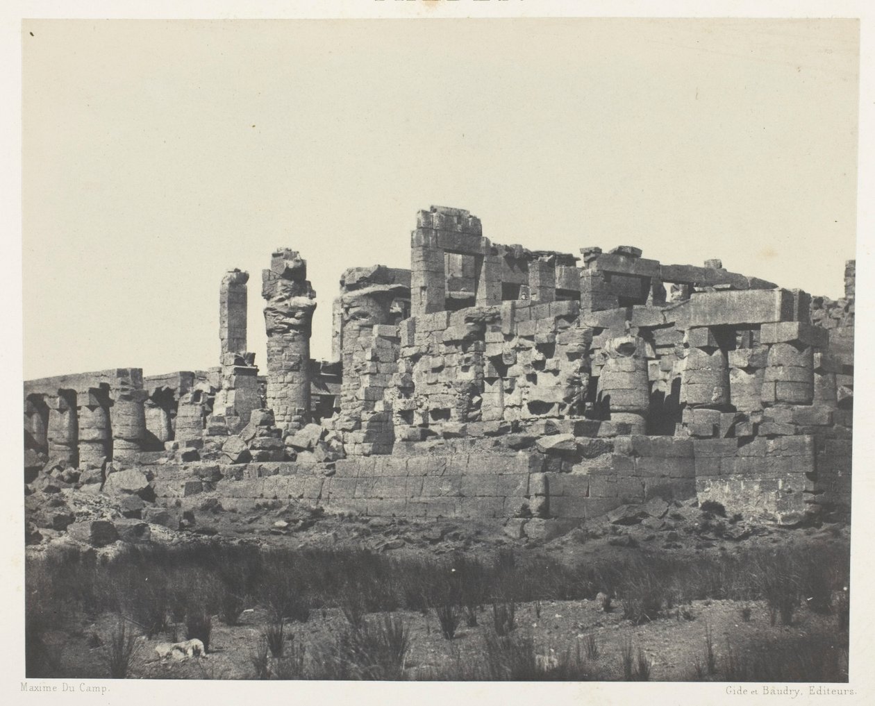 Palácio de Karnak, sala hipóstila, vista do ângulo nordeste; Tebas, prancha 34 do álbum «Egipto, Núbia, Palestina e Síria» (1852) de Maxime Du Camp