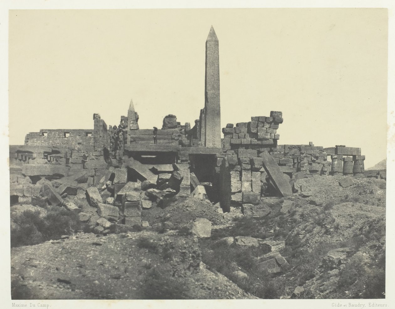 Karnak Palace, Granite Sanctuary and Hypostyle Hall, Thebes, 184951, impresso em 1852. de Maxime Du Camp