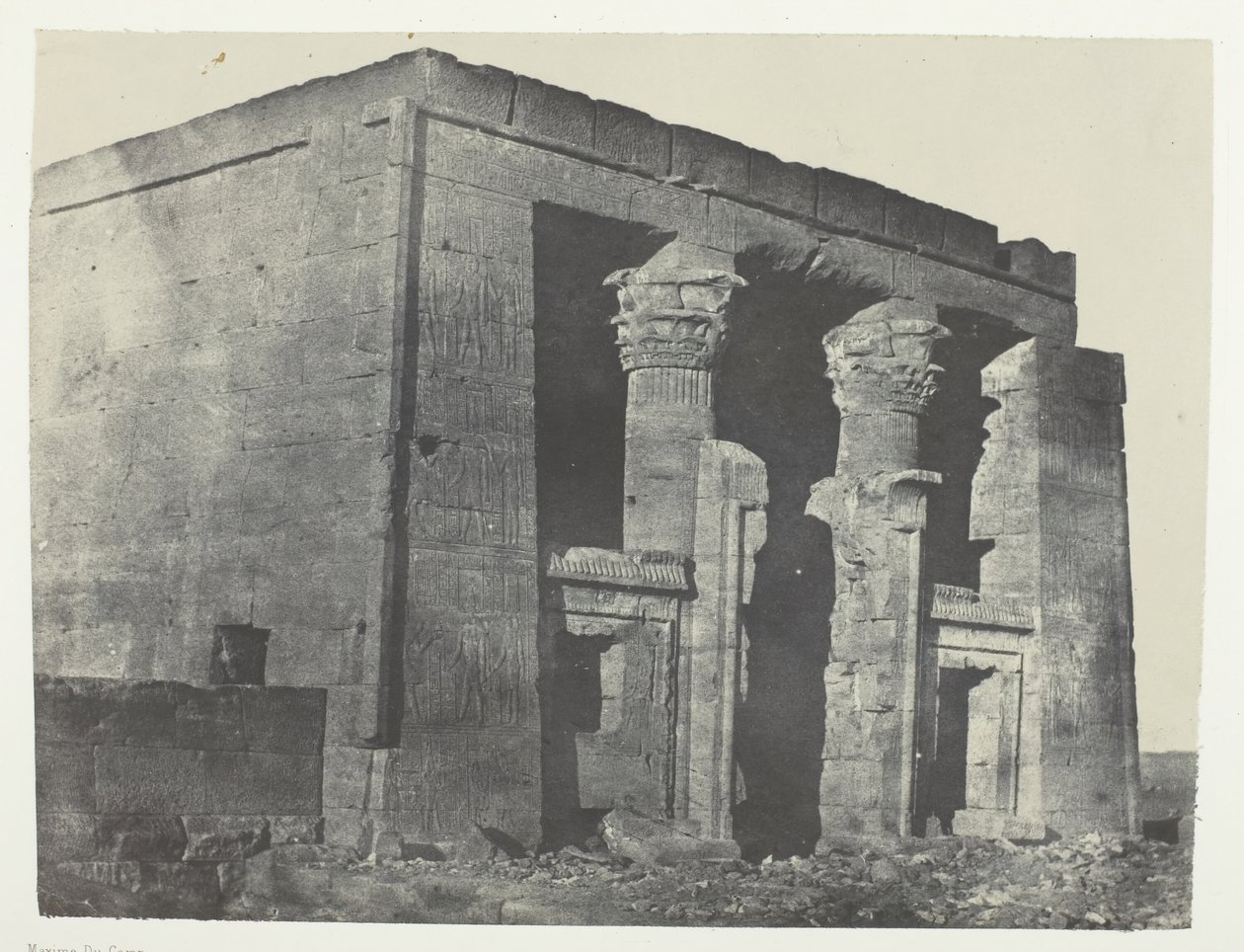 Templo De Dakkeh, Naos, Núbia, 184951, impresso em 1852. de Maxime Du Camp