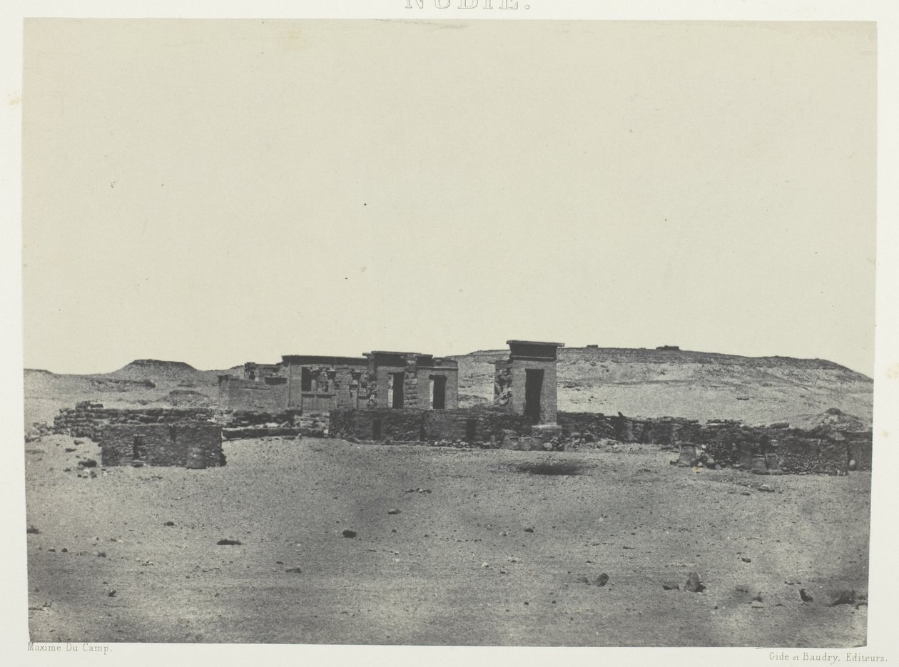 Templo e aldeia de Débôd, Parembole de l