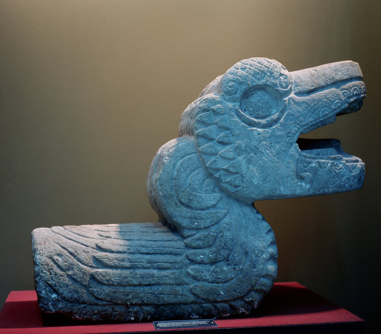 Serpente emplumada, 800-900 dC (pedra colorida) de Mayan