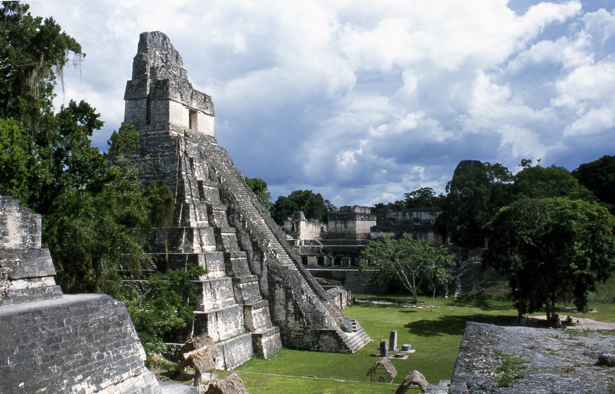 Vista do Templo de Tikal 1, Período Clássico Atrasado 600-900 dC de Mayan