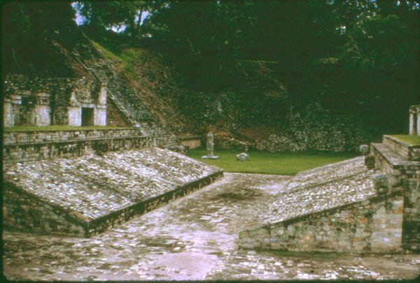 Ballcourt, usado para jogos religiosos de Mayan