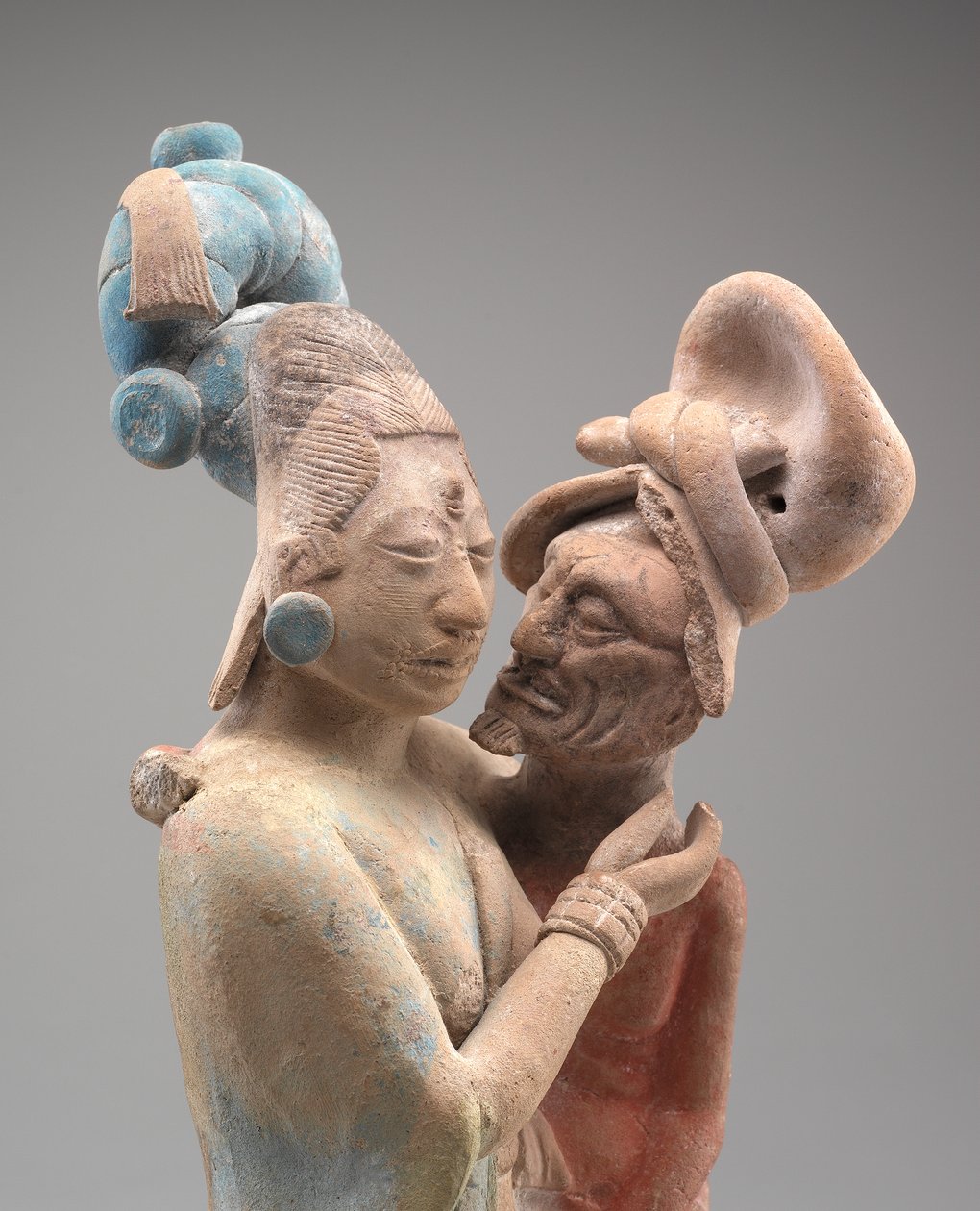Abraçar Casal (terracota com pigmentos) (ver também 323290) de Mayan