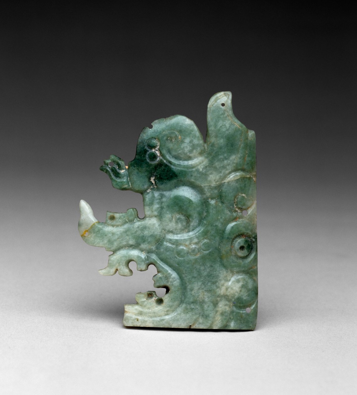 Enfeite de cocar com a cabeça do Deus Jester, Late Classic, 550-800 (jadeite) de Mayan