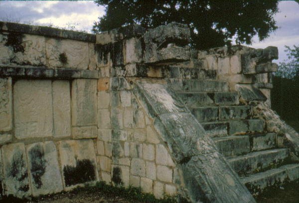 Plataforma dos Tigres e Águias de Mayan