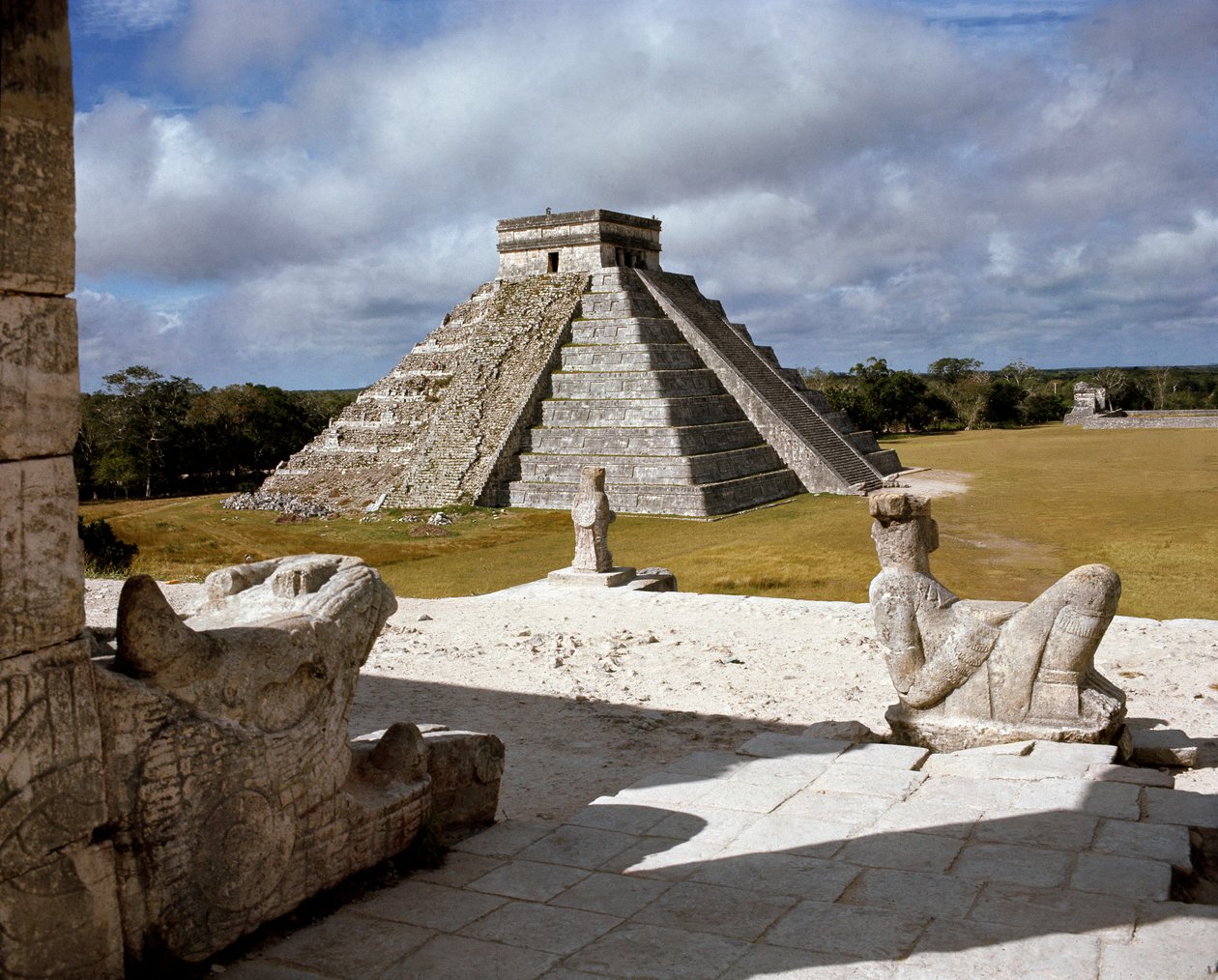 O castillo do templo dos guerreiros, 750-1200 de Mayan