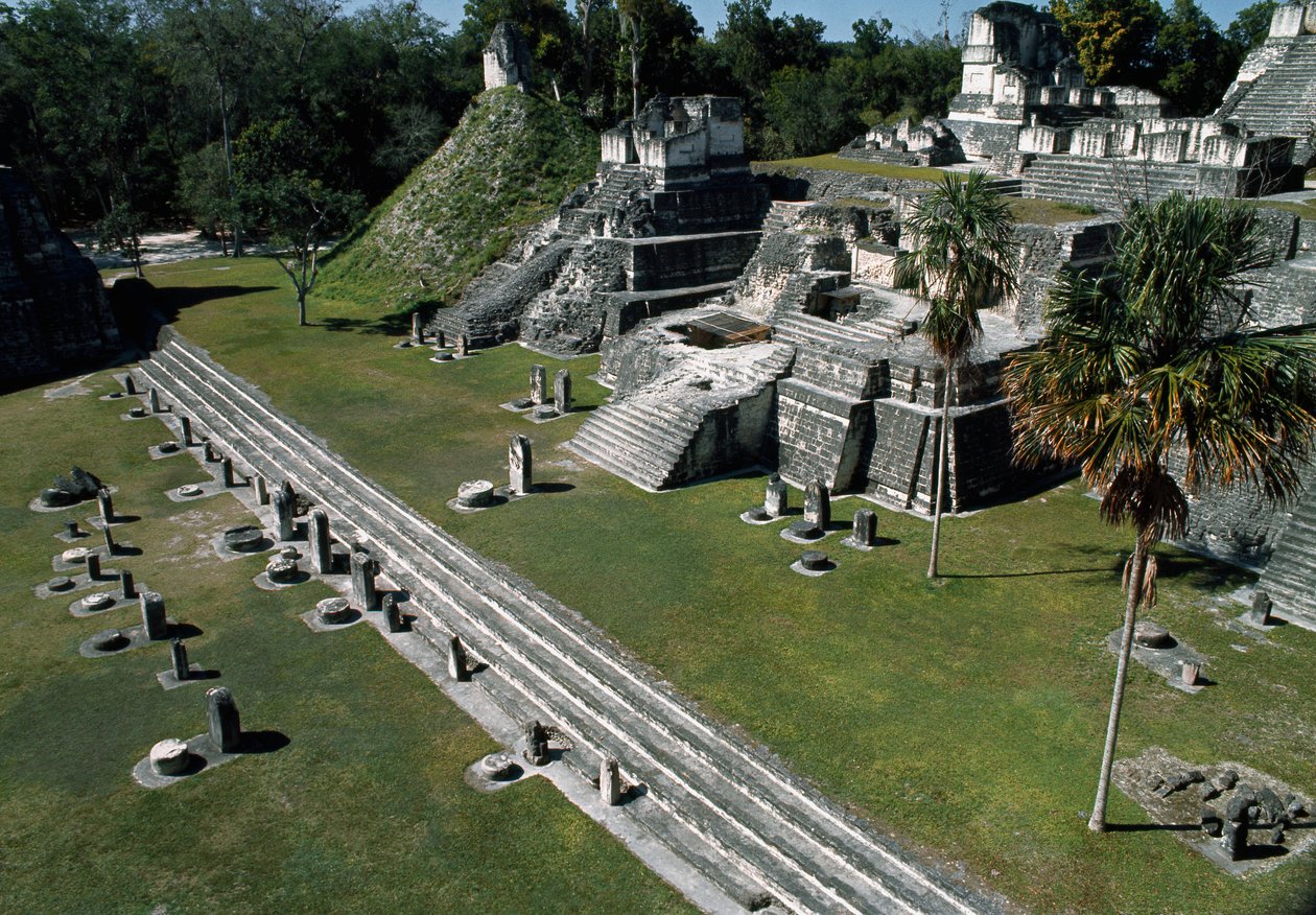 Acrópole norte de Tikal, séculos VII a VIII de Mayan