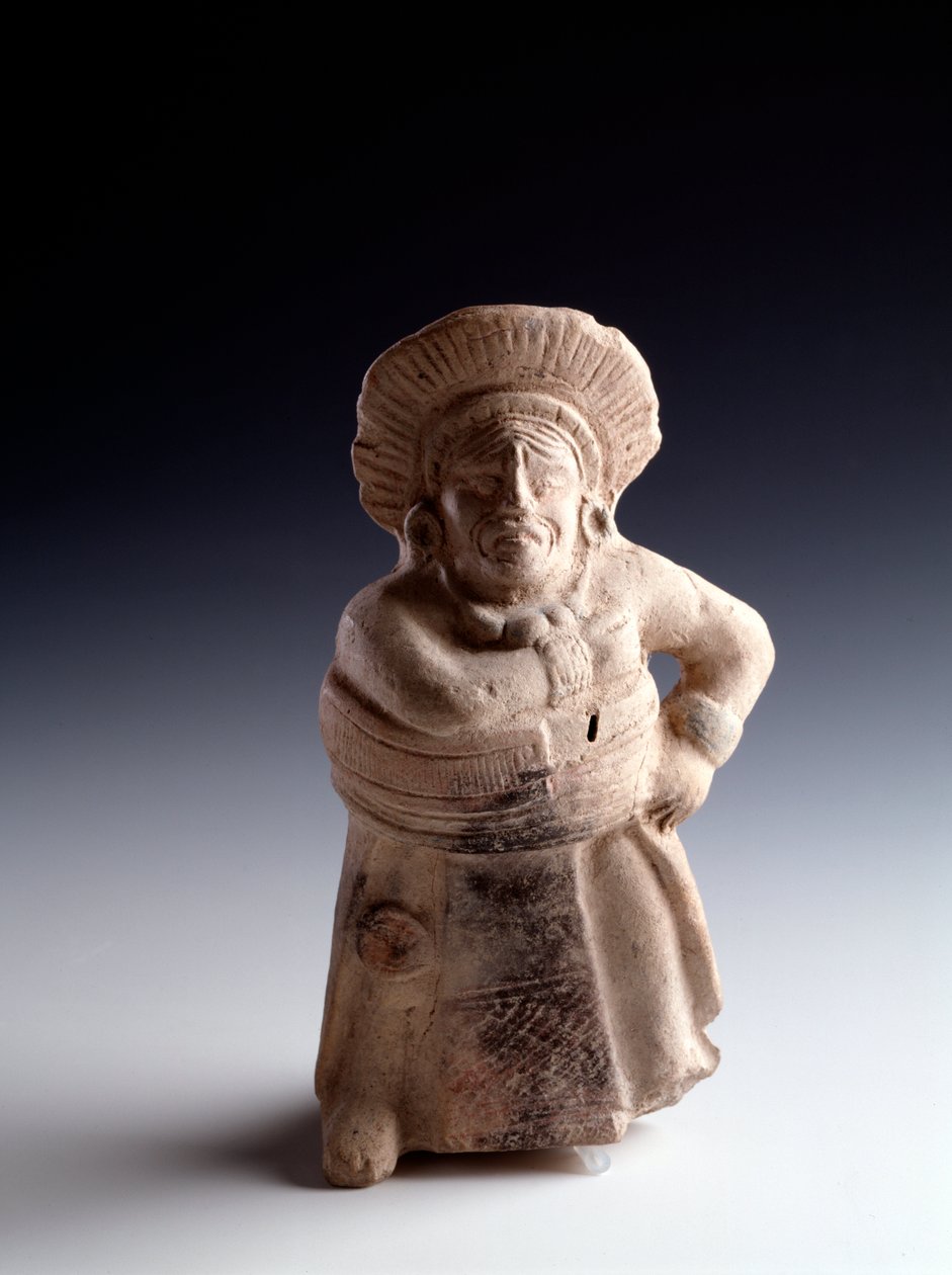 Arte pré-colombiana, civilização Maia, período clássico: estatueta de barro antropomórfico representando um jogador de bola, tem a função de instrumento musical. de San Agustín Acasaguastlan El Progeso, Guatemala. Dim. 19x8,5 cm Guatemala, Museo Nazionale  de Mayan Mayan