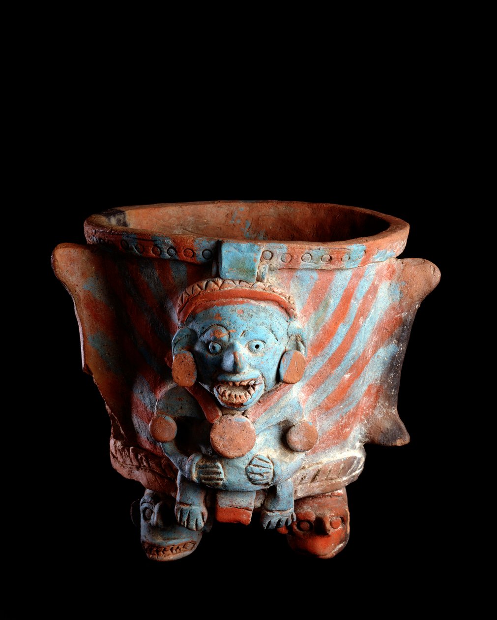 Arte pré-colombiana, civilização maia, período pós-clássico: vaso de tripé com incenso de barro decorado com uma cabeça. De Nebaj, Quiche, Guatemala Sol. h. 25 x largura 23,8 cm Guatemala, Museo Nazionale di Archeologia e Etnologia - Arte Pré-Colombiana, M de Mayan Mayan