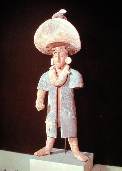 Figura masculina em pé, do cemitério da Ilha de Jaina, Estado de Campeche, séculos 7 a 10 (terracota policromada) de Mayan Mayan