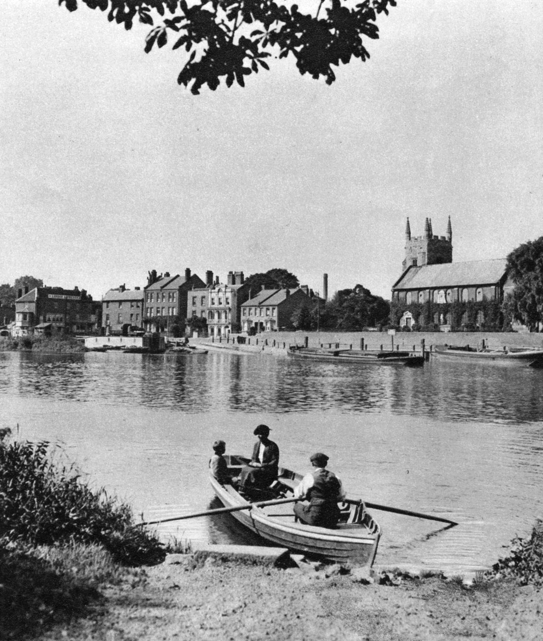 Ferry através do Tamisa até a estalagem London Apprentice, Isleworth, Londres, 1926-1927. de McLeish