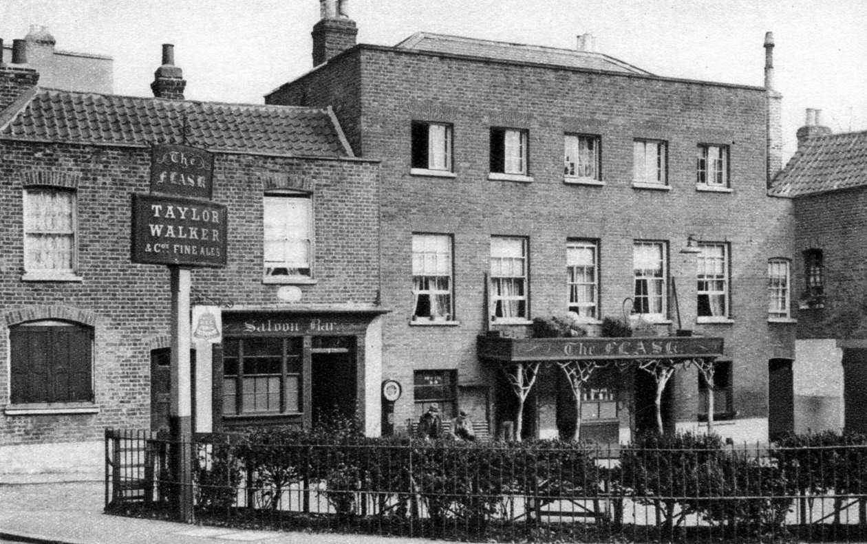 A casa da cerveja inglesa da garrafa, Highgate Village, Londres, 1926-1927. de McLeish