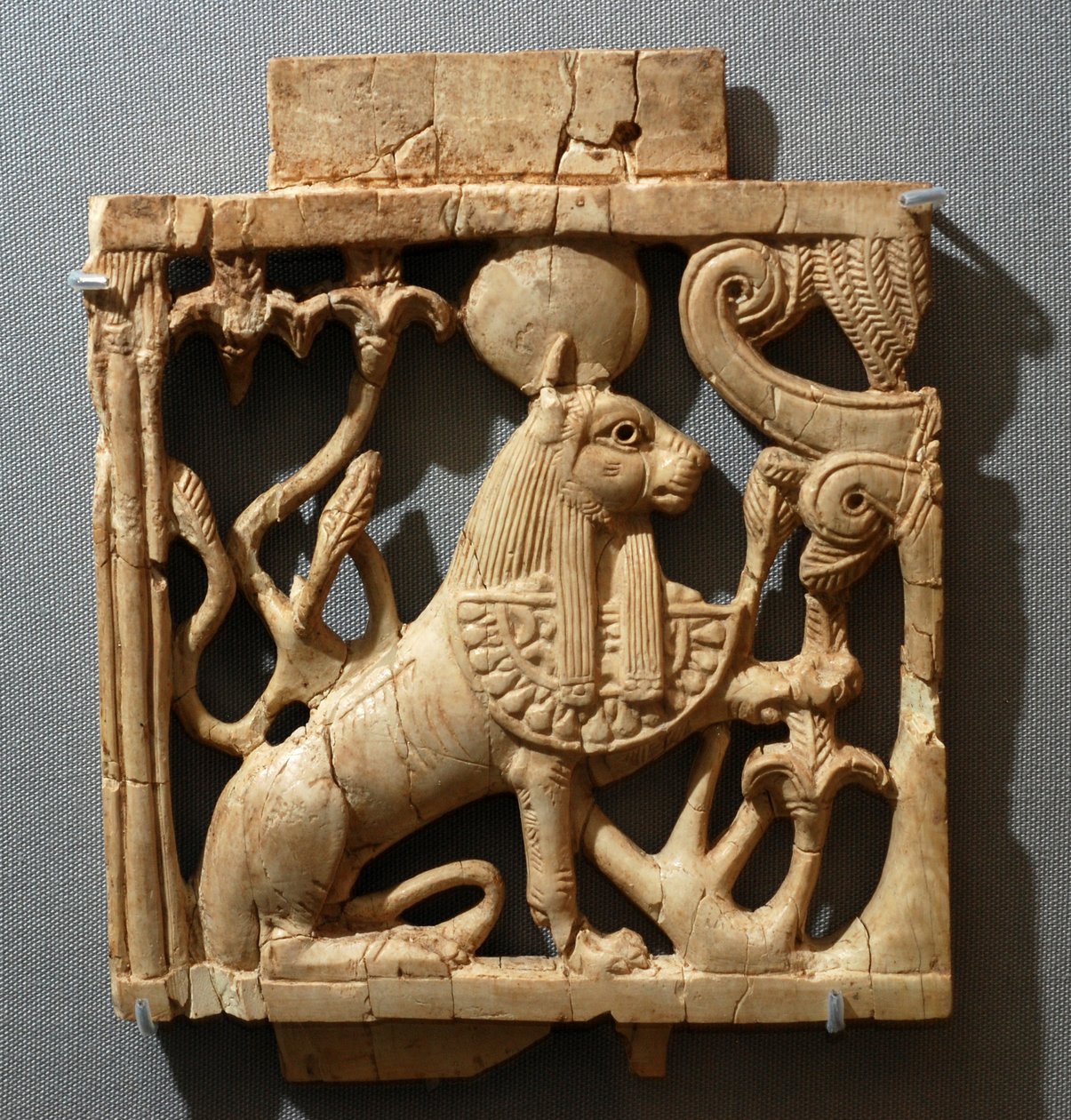 Comprimido de marfim, Nimrud, c.900-600 aC de Mesopotamian