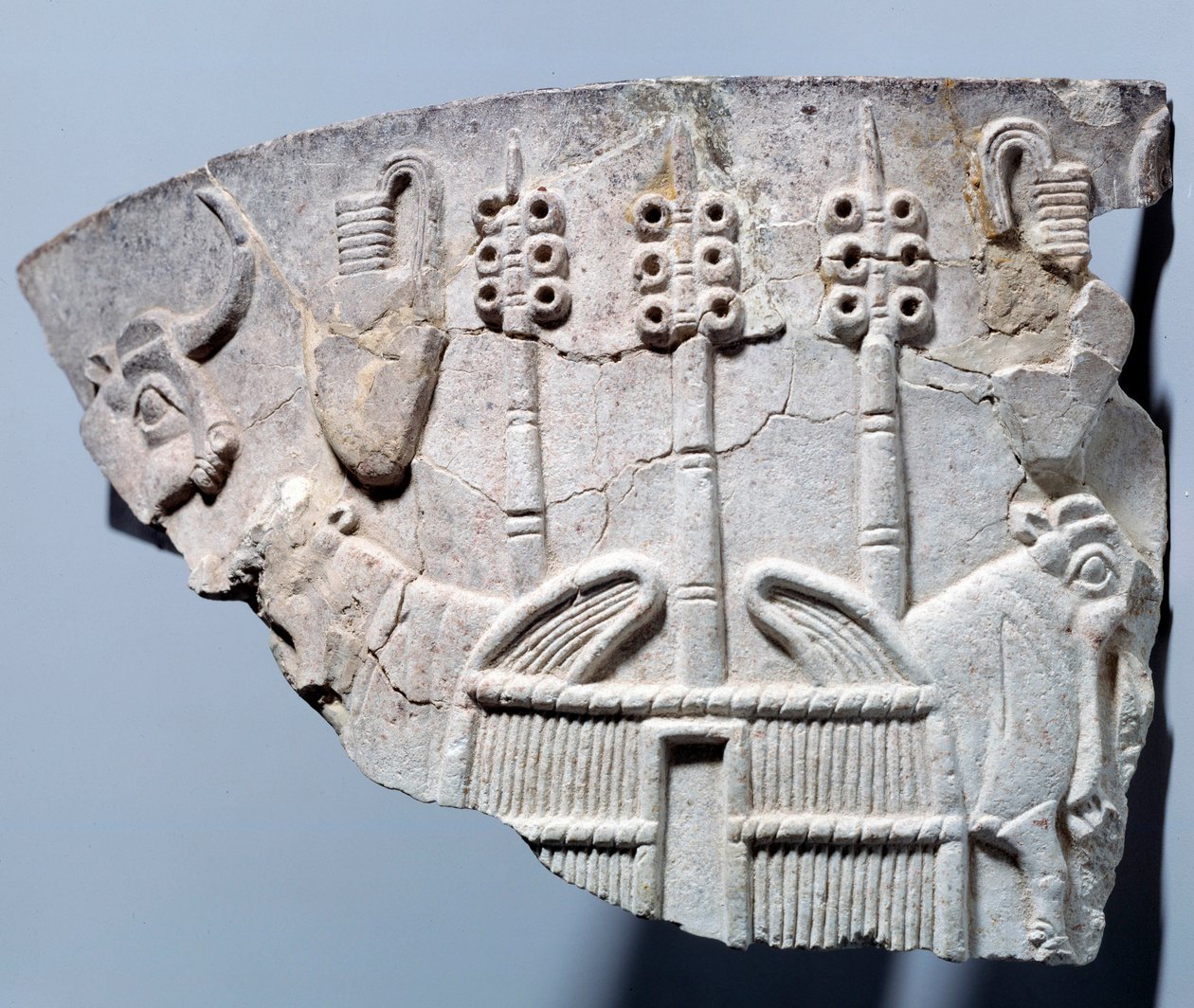 Mesopotâmia: cena estável em relevo sobre um fragmento de vaso esculpido no estilo de Uruk. Região Suméria. 3300 AC. Paris, Museu do Louvre de Mesopotamian School