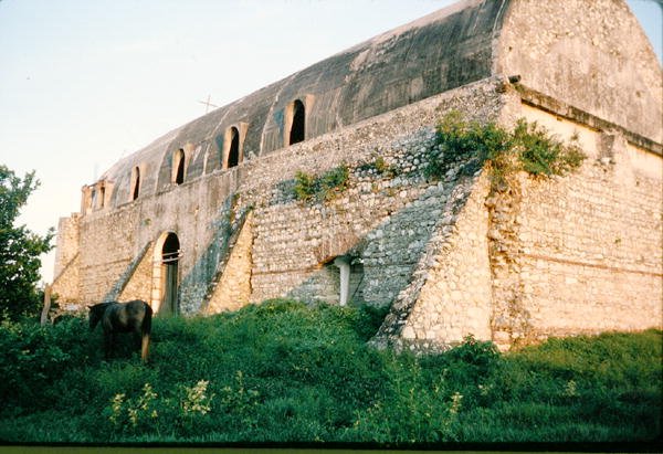 Exterior de uma igreja de Mexican School
