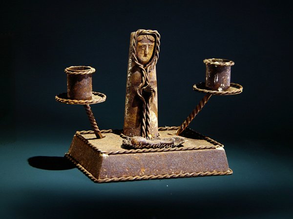 Castiçal com uma figura de Jesus (metal) (para detalhes ver 229282) de Mexican School