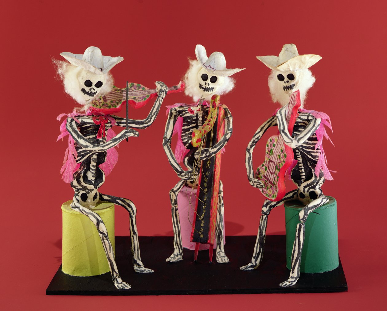 Dia dos Mortos: Mariachi, de Oaxaca (papel machê) de Mexican School