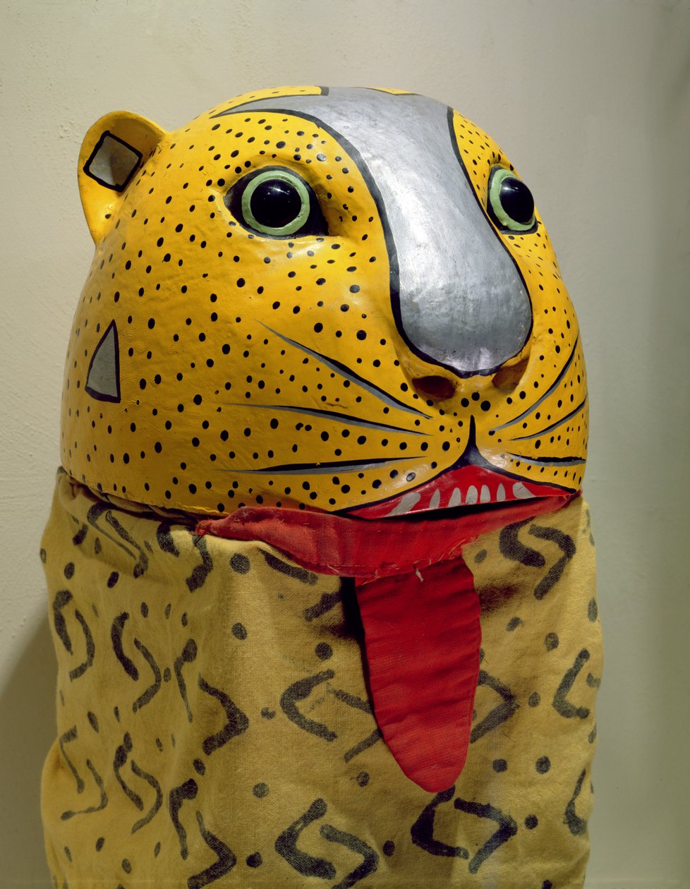 Máscara de Jaguar (madeira pintada e pano) de Mexican School