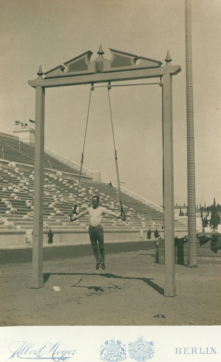 Jogos Olímpicos de 1896; o atleta Herman Weingartner, terceiro nos anéis de Meyer Albert