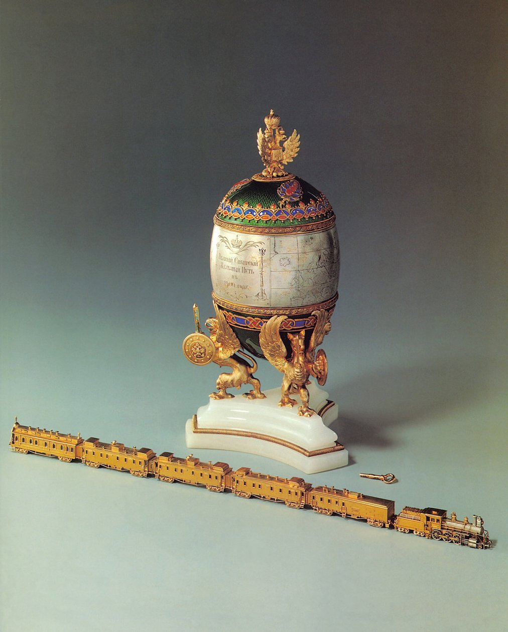 Ovelha Ferroviária Transiberiana, 1900 (ônix, prata, ouro, platina, quartzo e esmalte) de Michael Evlampievich Perkhin