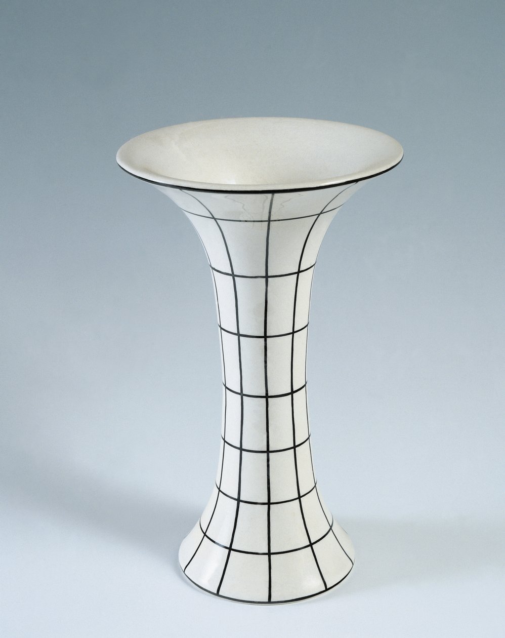 Grande plano de um vaso, Viena, Áustria de Michael Powolny