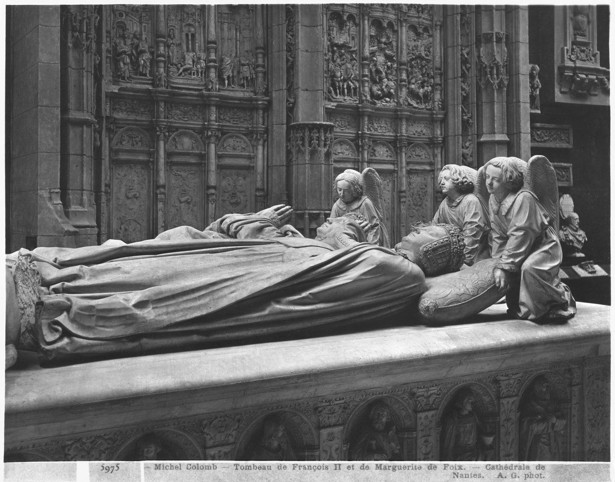 Nantes, Catedral de São Pedro e São Paulo, Tumba de Francisco II, Duque da Bretanha e Margarida de Foix, 1502-07 (gesso de mármore) (detalhe) de Michel Colombe