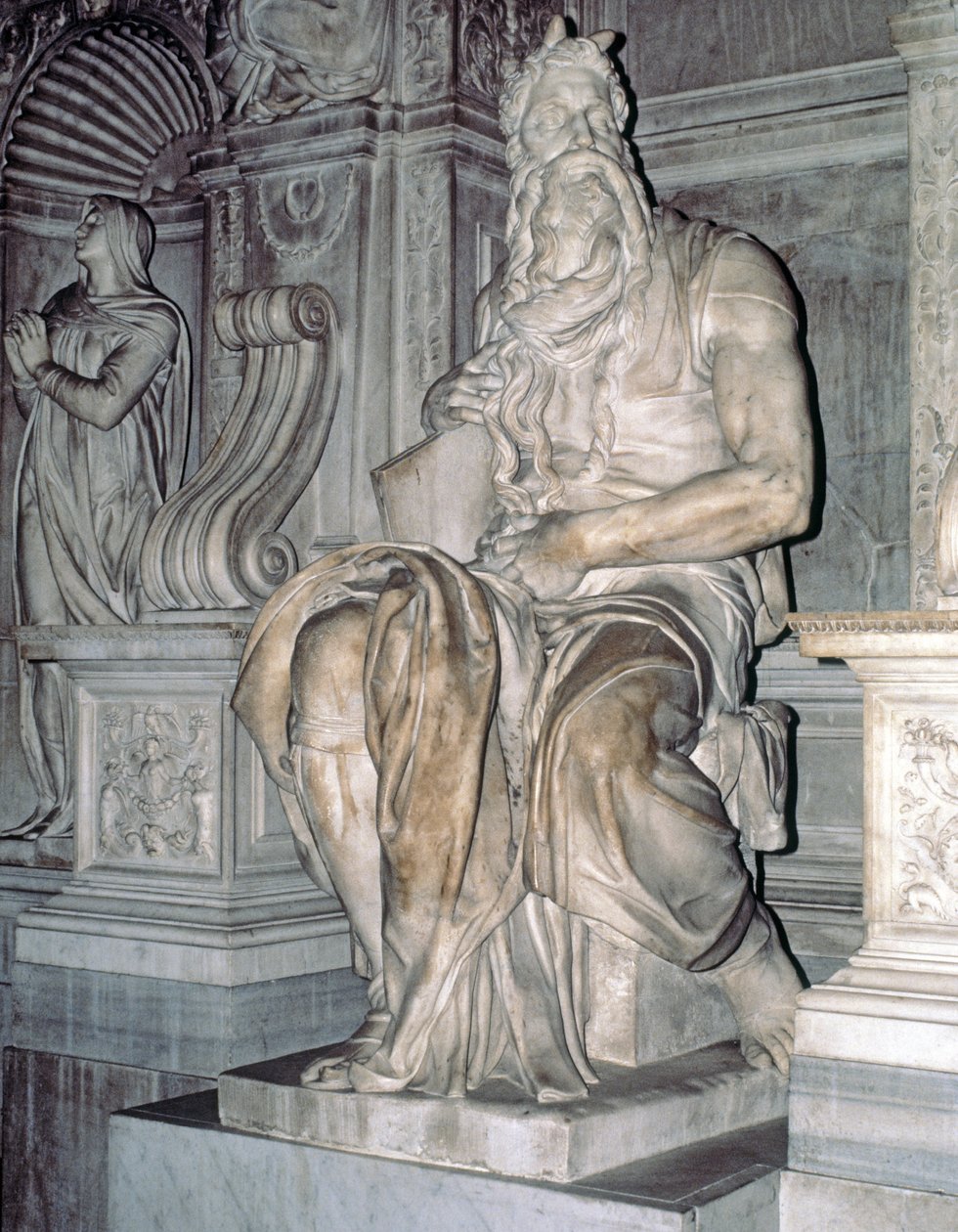 Moisés, escultura do túmulo do Papa Júlio II (1453-1513) 1513-16 (mármore) de Michelangelo Buonarroti