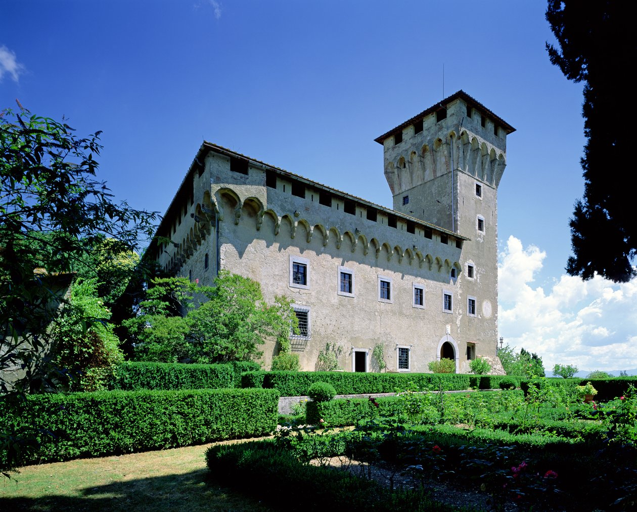 Villa Trebbio, S. Piero a Sieve, iniciada em 1451 (foto) de Michelozzo di Bartolommeo
