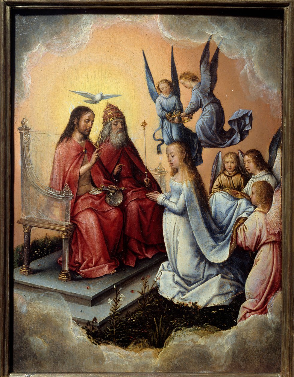 A coroação da Virgem. A virgem abençoada pela trindade (Deus, Cristo e o Espírito Santo) acima dela, os anjos colocam a coroa sobre sua cabeça. Pintura de Michel Sittow (1468-1525) ou Mestre Michiel, Ec. Hol. de Michiel Sittow