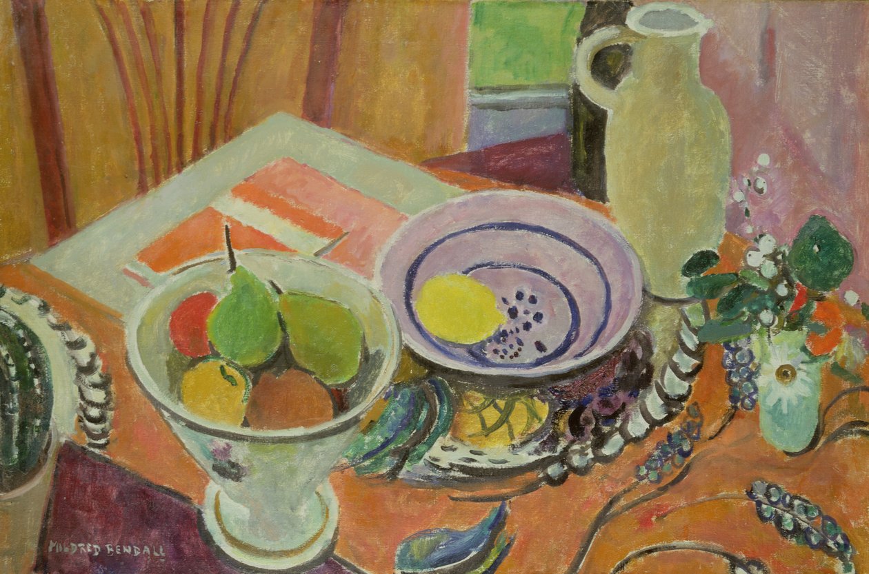 Cerâmica e frutas em uma tabela de Mildred Bendall