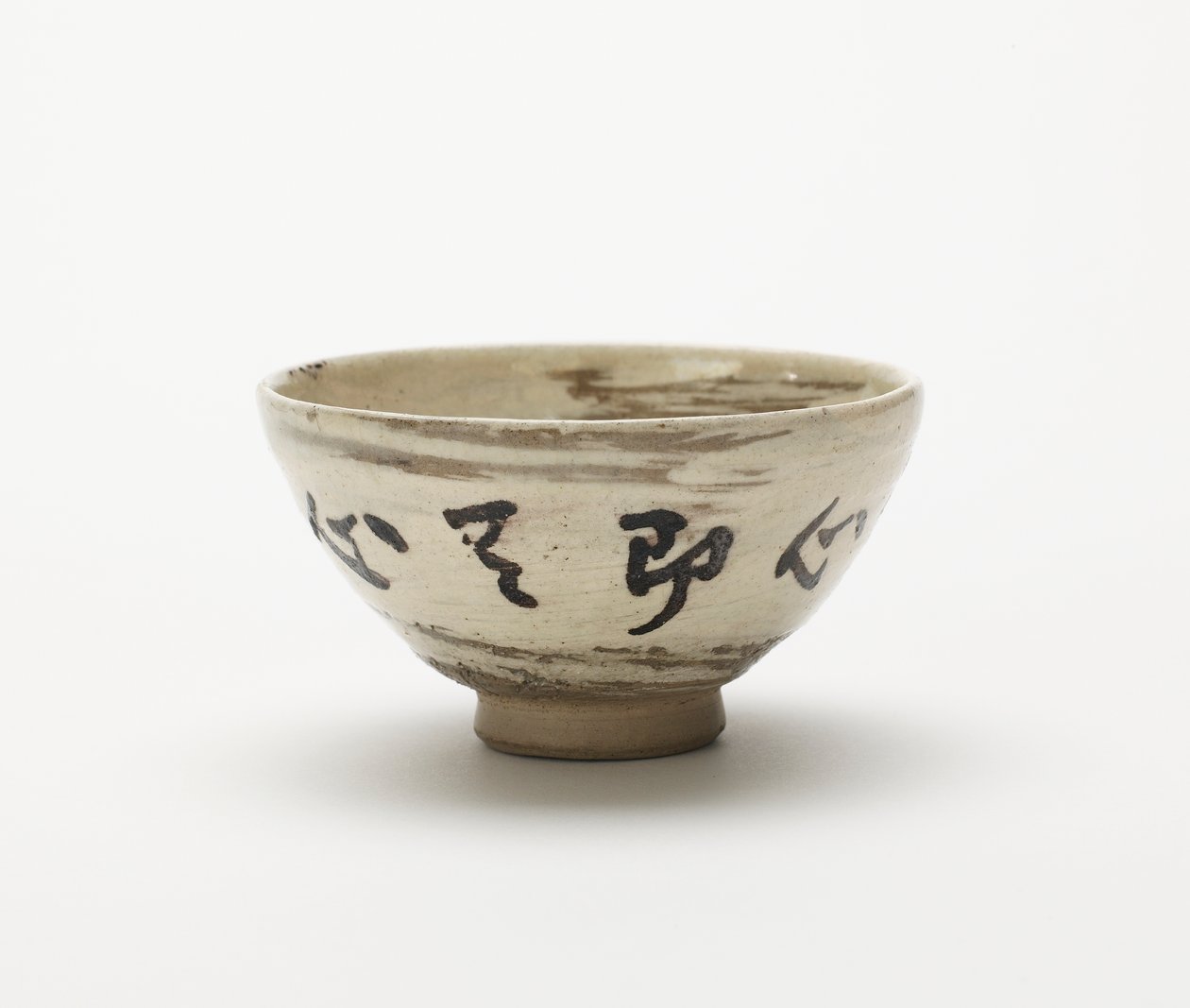 Um de seis saquê ou copos de sencha, Edo, Musashi, Japão, era de Meiji, fim do século de 19 (argila marrom) de Miura Ken