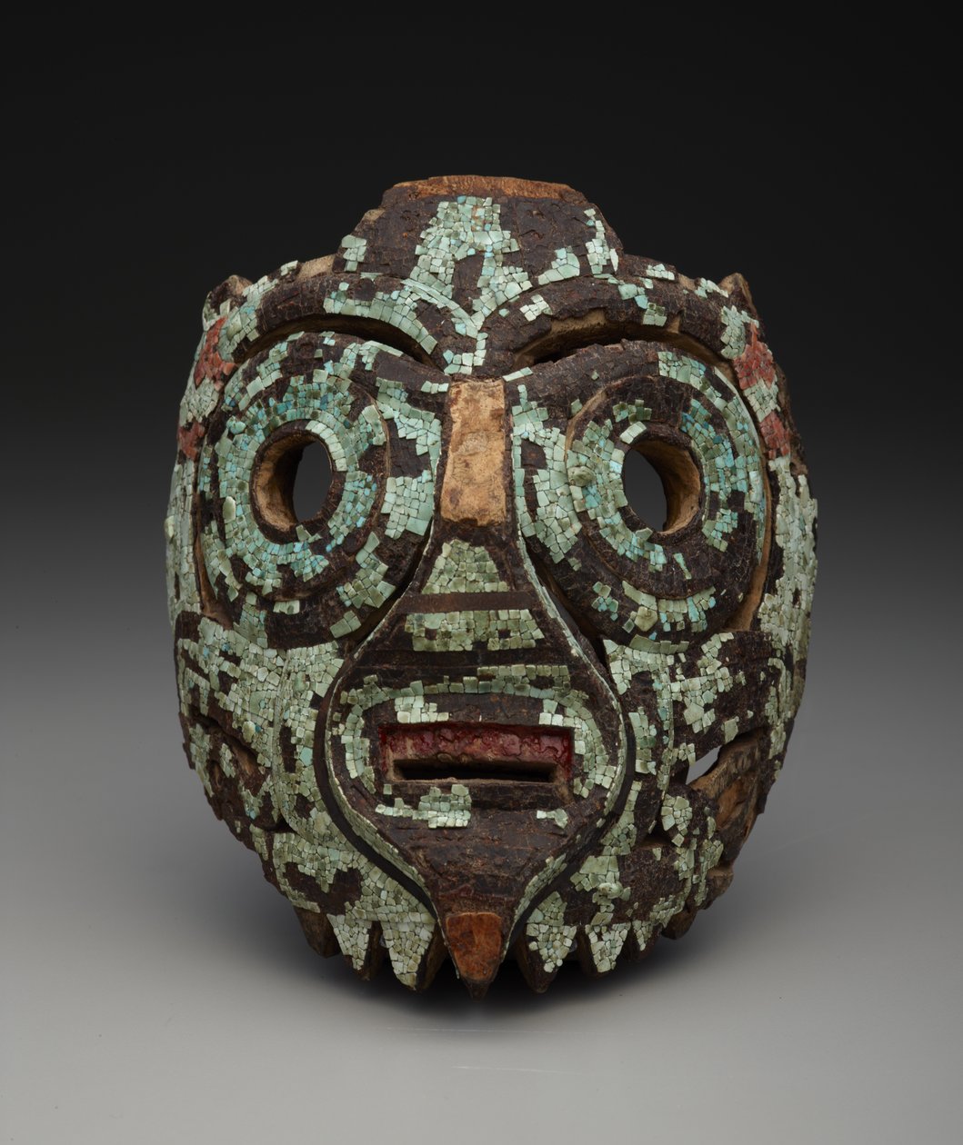 Máscara, possivelmente de Tlaloc, c.1350-1521 (madeira, turquesa, concha, linhita e resina) de Mixtec Mixtec