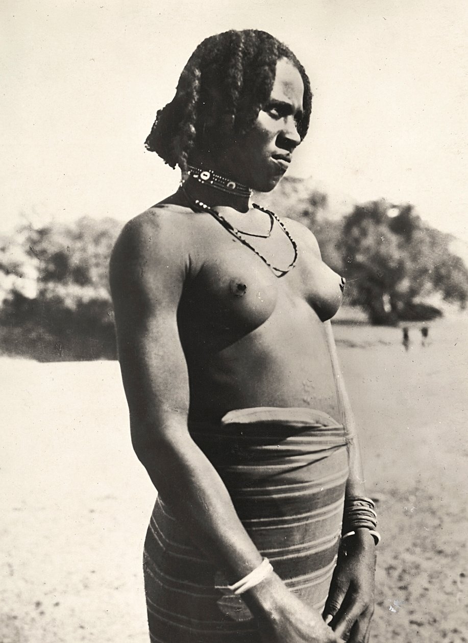 Construindo um Império na era fascista: Cunama girl, 09051936 de Modestino Baldinetti