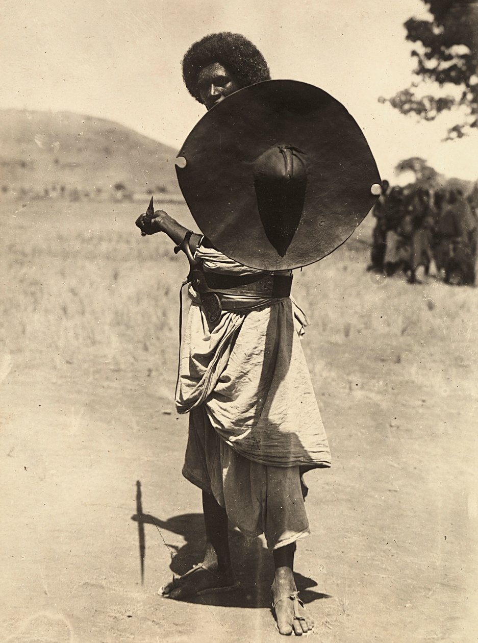 Construir um império na era fascista: Cunama warrior, 09/05/1936 (foto a p/b) de Modestino Baldinetti