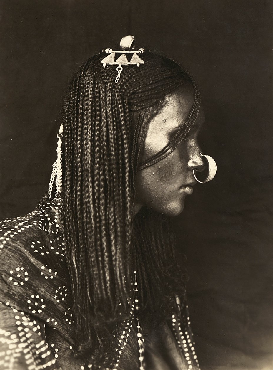 Construir um império na era fascista: Menina muçulmana, 09/05/1936 (foto a p/b) de Modestino Baldinetti