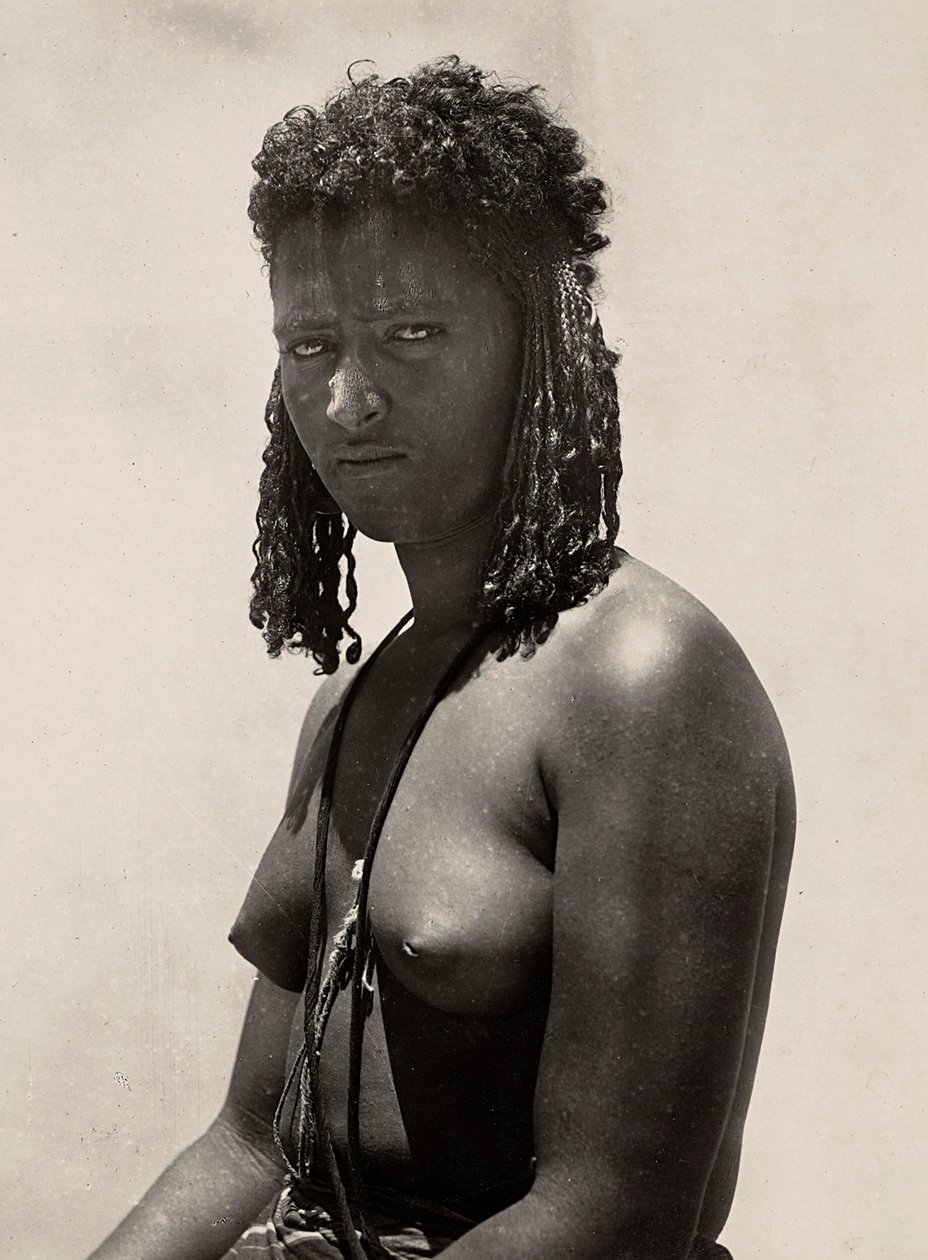 Construindo um Império na era fascista: uma mulher Bilen, 09/05/1936 (foto a p/b) de Modestino Baldinetti