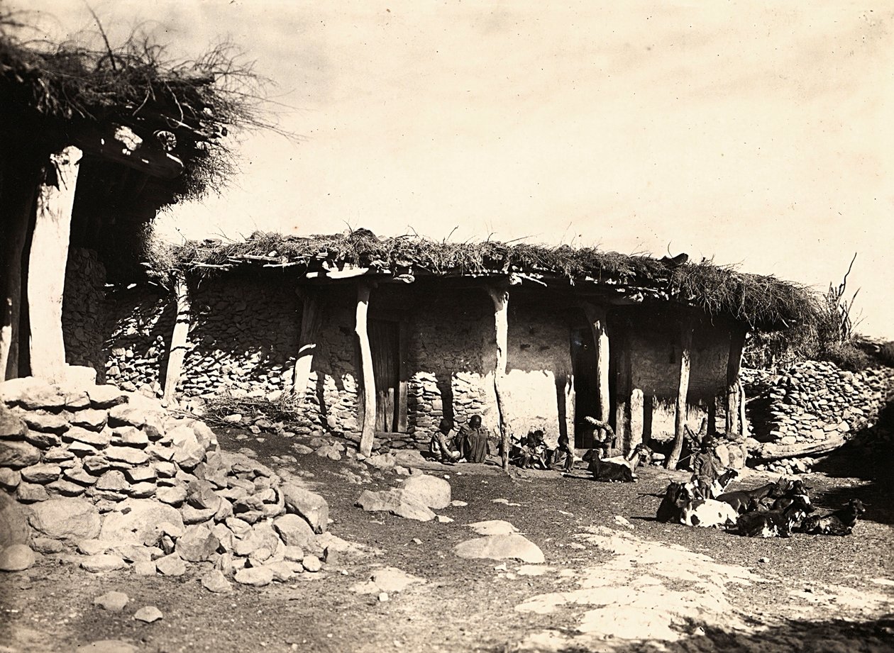 Construir um império na era fascista: uma casa abissínia em Edmò, 09/05/1936 (foto a p/b) de Modestino Baldinetti